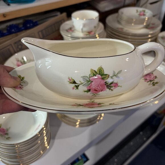 Royal Wilton 22K Gold Trim Vintage Gravy Boat & Underplate Set - Picture 4 of 6